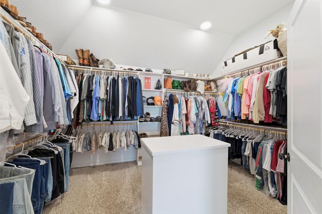 5660 Posada Drive, Fort Worth, TX 76036