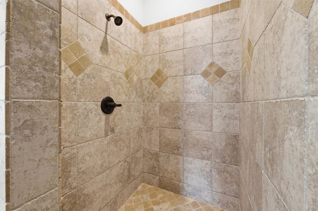 5660 Posada Drive, Fort Worth, TX 76036