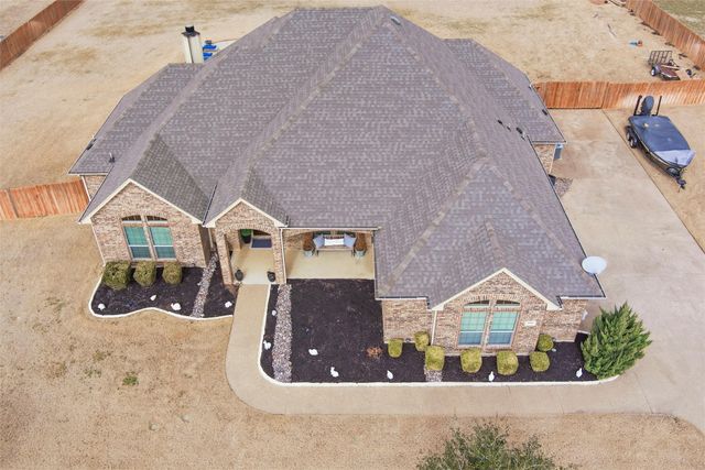 5660 Posada Drive, Fort Worth, TX 76036