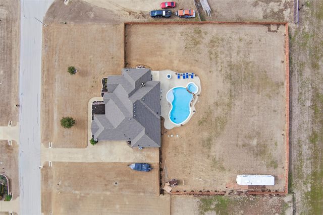 5660 Posada Drive, Fort Worth, TX 76036