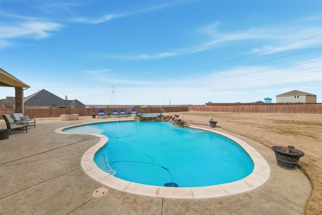 5660 Posada Drive, Fort Worth, TX 76036