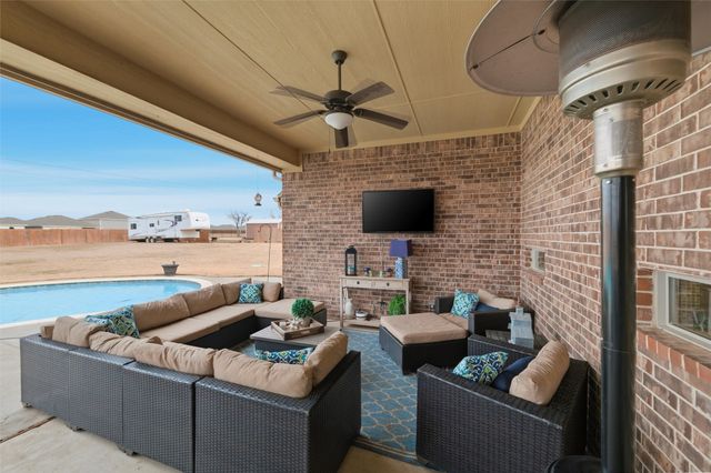 5660 Posada Drive, Fort Worth, TX 76036