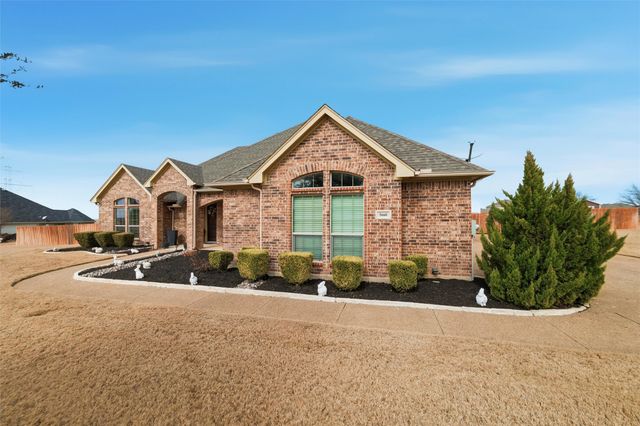 5660 Posada Drive, Fort Worth, TX 76036