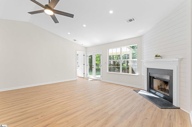 8 Kalmia Court, Greenville, SC 29605