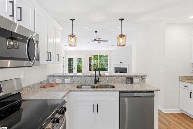 8 Kalmia Court, Greenville, SC 29605