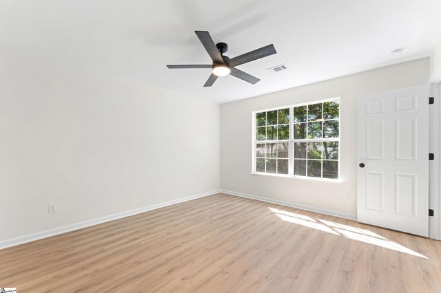 8 Kalmia Court, Greenville, SC 29605