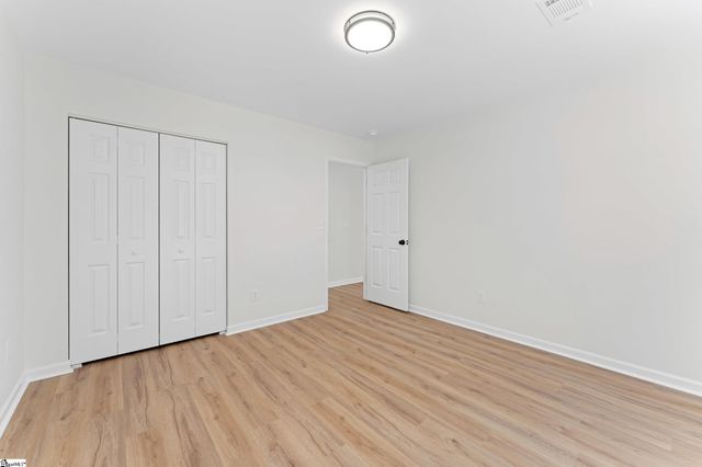 8 Kalmia Court, Greenville, SC 29605