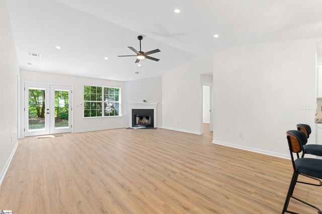 8 Kalmia Court, Greenville, SC 29605