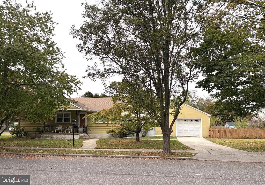 3 JEFFERSON AVE, Stratford, NJ 08084