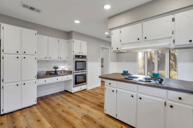 2307 Leonard Court, Arlington, TX 76015