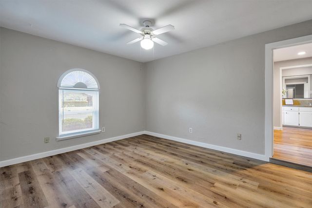 2307 Leonard Court, Arlington, TX 76015