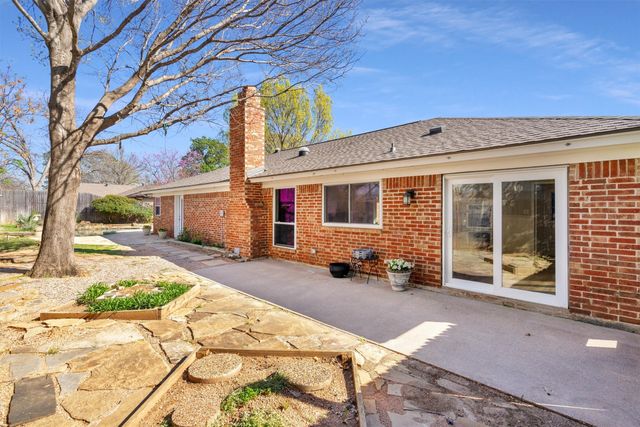 2307 Leonard Court, Arlington, TX 76015