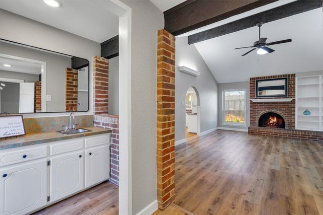 2307 Leonard Court, Arlington, TX 76015