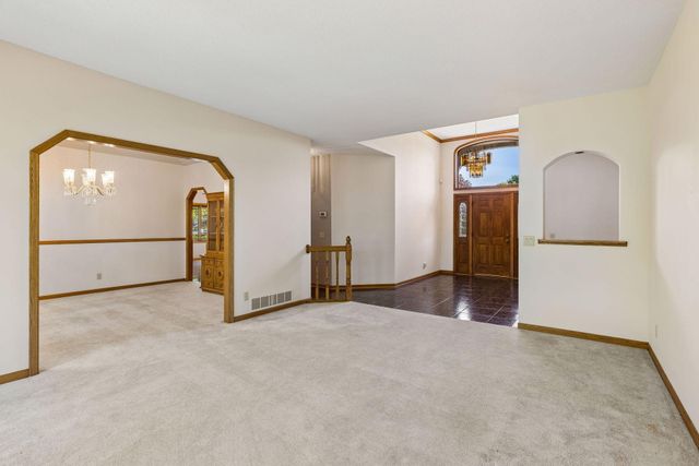 9280 53rd Street N, Lake Elmo, MN 55042