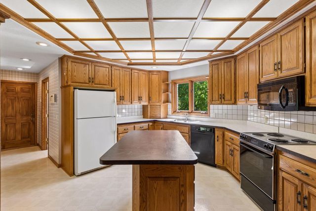9280 53rd Street N, Lake Elmo, MN 55042