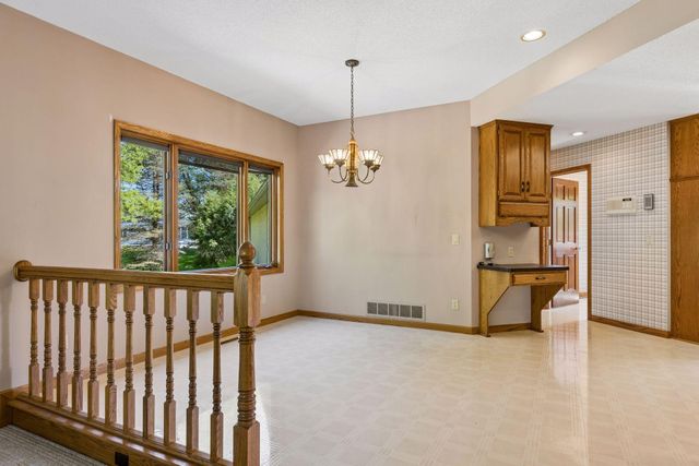 9280 53rd Street N, Lake Elmo, MN 55042