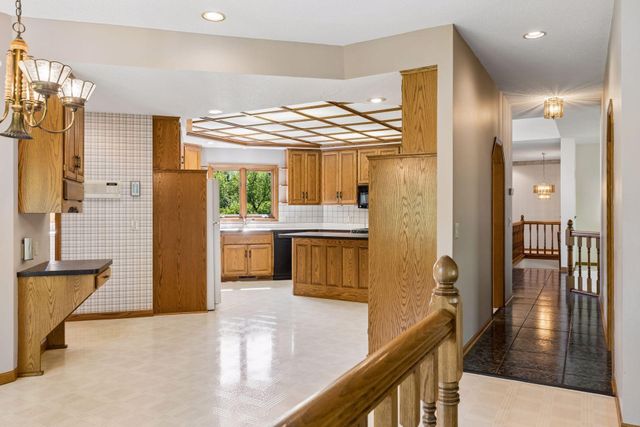 9280 53rd Street N, Lake Elmo, MN 55042