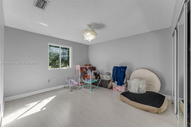 15416 SW 99th Ln, Miami, FL 33196