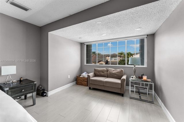 15416 SW 99th Ln, Miami, FL 33196