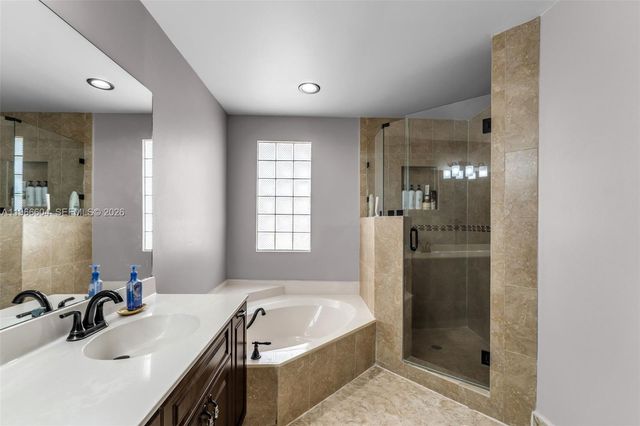 15416 SW 99th Ln, Miami, FL 33196