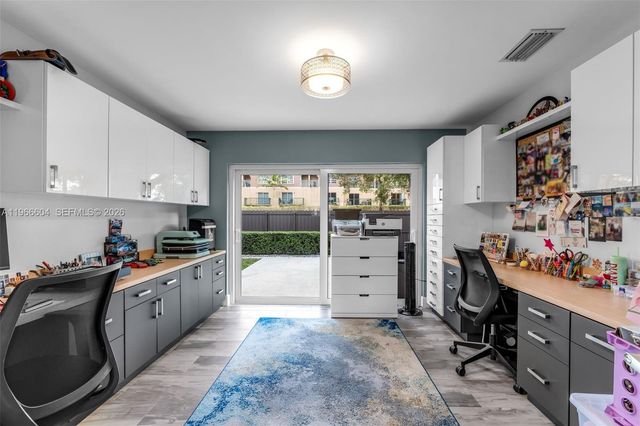 15416 SW 99th Ln, Miami, FL 33196