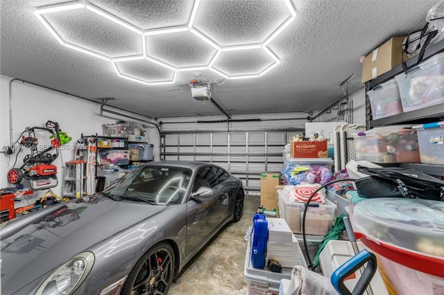 15416 SW 99th Ln, Miami, FL 33196