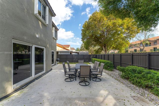 15416 SW 99th Ln, Miami, FL 33196