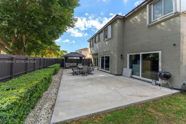 15416 SW 99th Ln, Miami, FL 33196