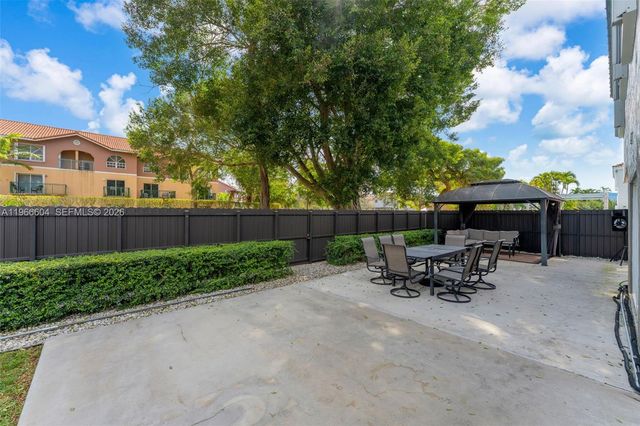 15416 SW 99th Ln, Miami, FL 33196