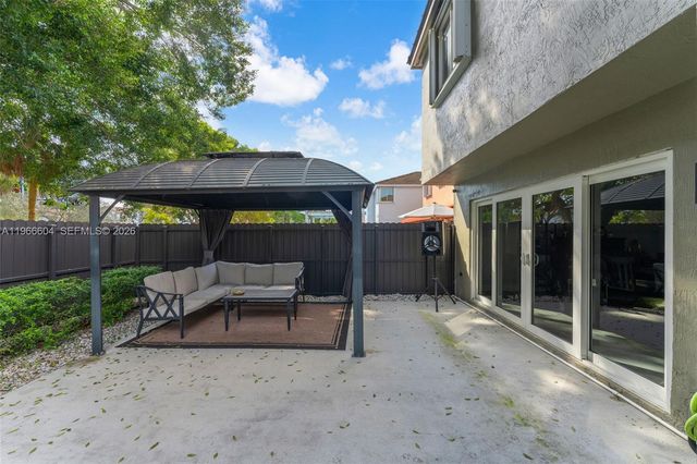 15416 SW 99th Ln, Miami, FL 33196