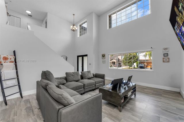 15416 SW 99th Ln, Miami, FL 33196