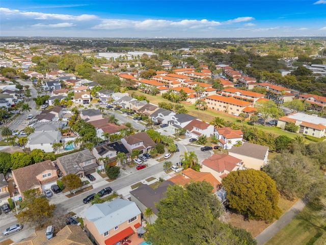 15416 SW 99th Ln, Miami, FL 33196