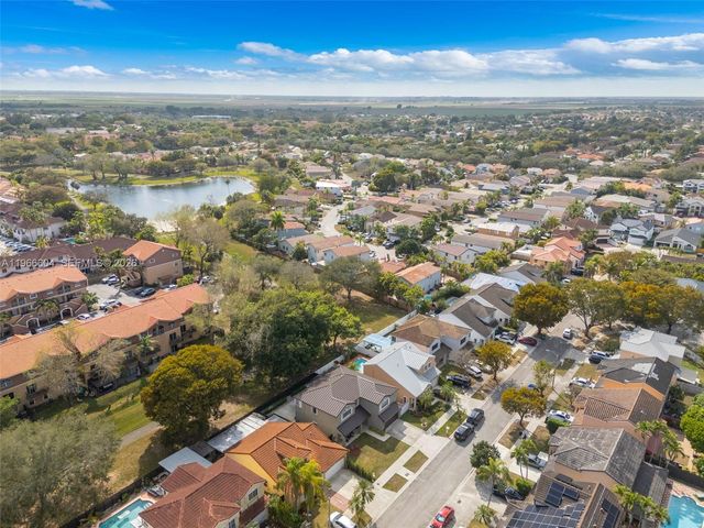 15416 SW 99th Ln, Miami, FL 33196