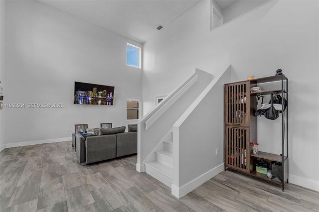 15416 SW 99th Ln, Miami, FL 33196