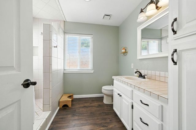 3385 Pioneer Lane, Redding, CA 96001