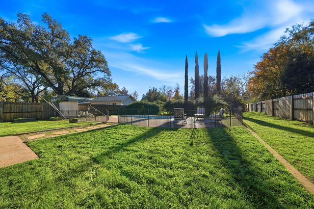 3385 Pioneer Lane, Redding, CA 96001