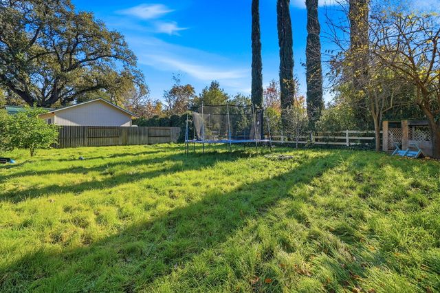 3385 Pioneer Lane, Redding, CA 96001