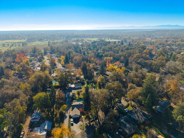 3385 Pioneer Lane, Redding, CA 96001