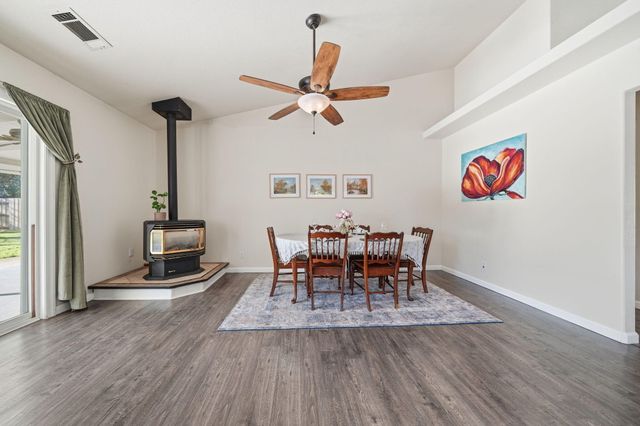 3385 Pioneer Lane, Redding, CA 96001