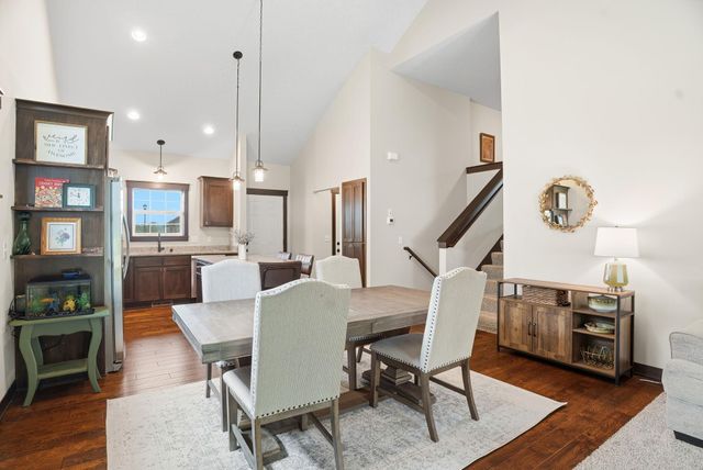 9112 Hamlet Avenue S, Cottage Grove, MN 55016