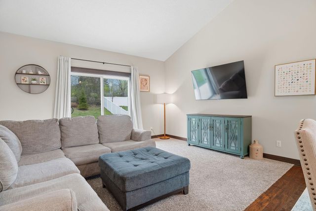 9112 Hamlet Avenue S, Cottage Grove, MN 55016