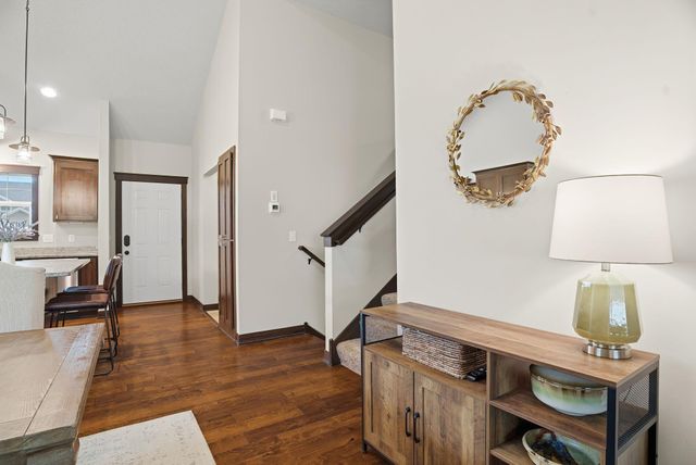 9112 Hamlet Avenue S, Cottage Grove, MN 55016