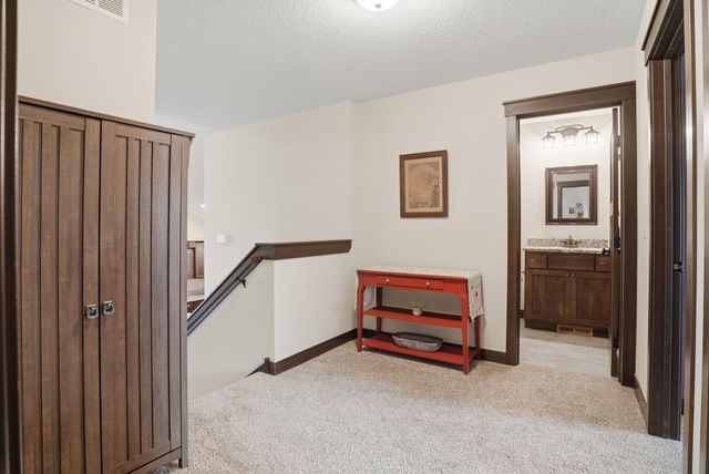 9112 Hamlet Avenue S, Cottage Grove, MN 55016