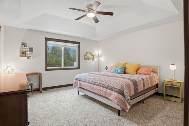 9112 Hamlet Avenue S, Cottage Grove, MN 55016