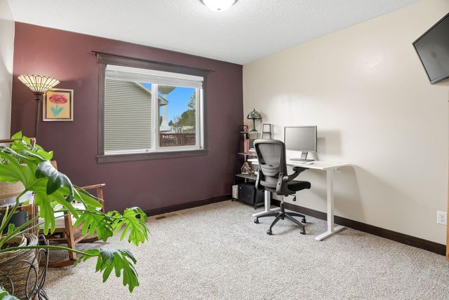 9112 Hamlet Avenue S, Cottage Grove, MN 55016