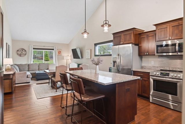 9112 Hamlet Avenue S, Cottage Grove, MN 55016