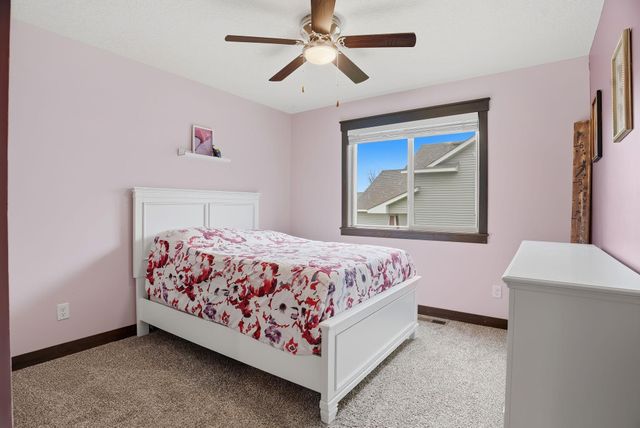 9112 Hamlet Avenue S, Cottage Grove, MN 55016