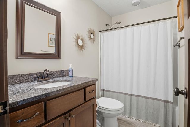 9112 Hamlet Avenue S, Cottage Grove, MN 55016