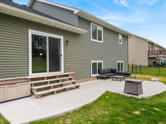 9112 Hamlet Avenue S, Cottage Grove, MN 55016