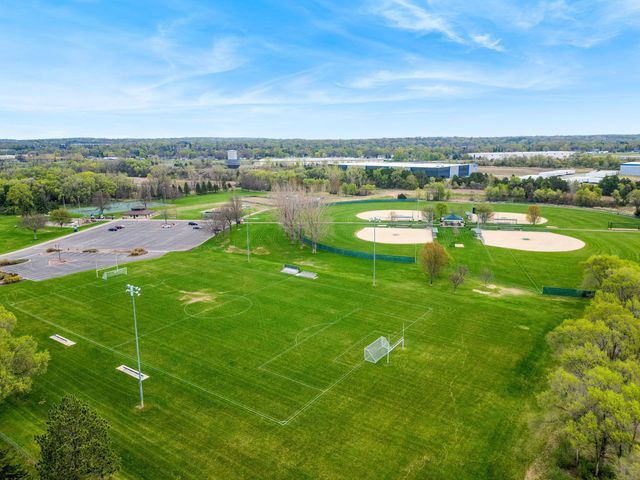 9112 Hamlet Avenue S, Cottage Grove, MN 55016